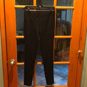 Express women’s pants. Size 0. Zipper detail at ankles. Side zip waist. See pic.
